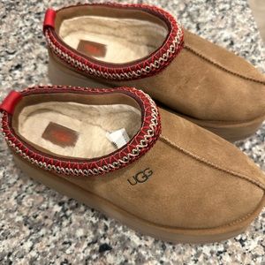 UGG Tazz Suede Platform